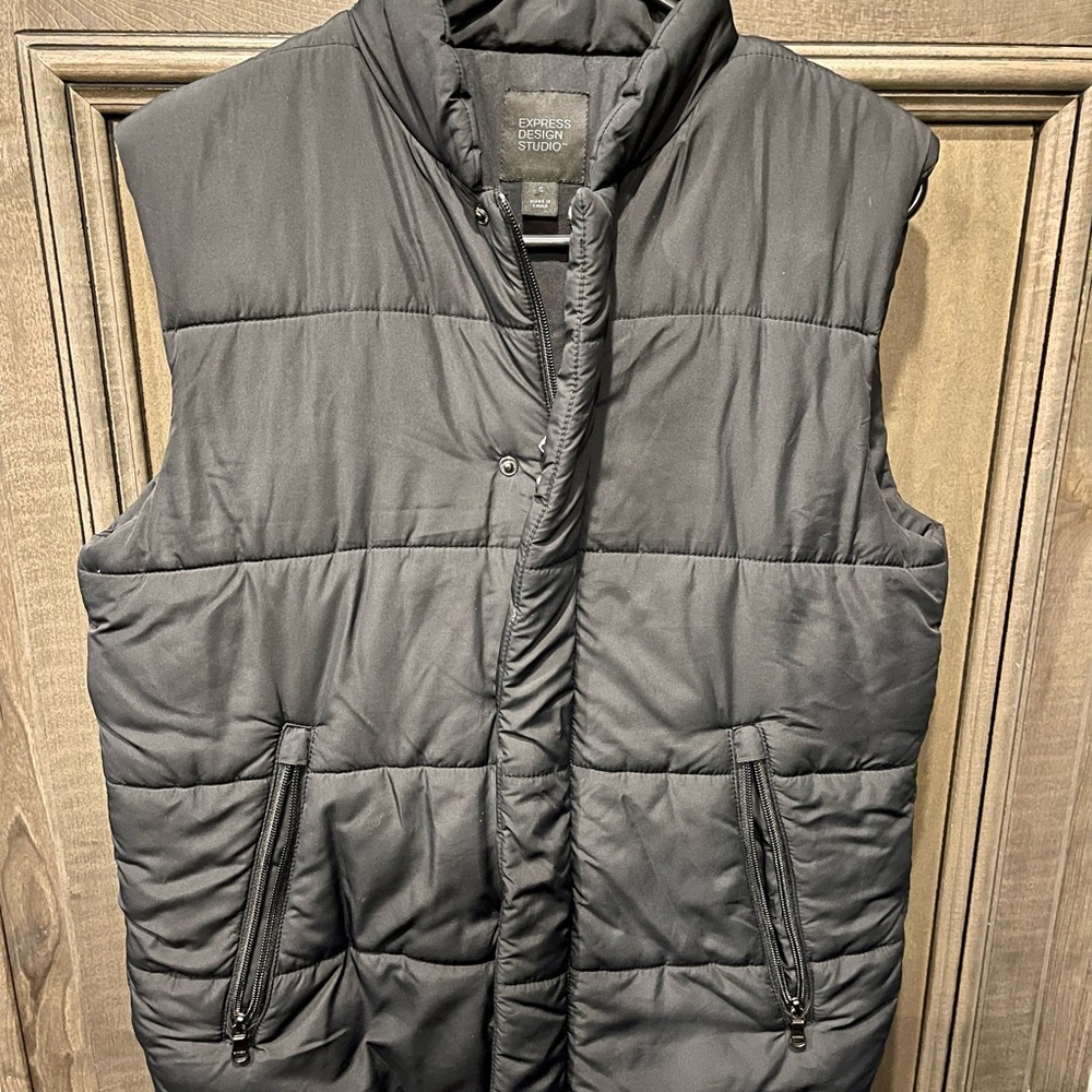 Express Design Studio black puffy vest size S